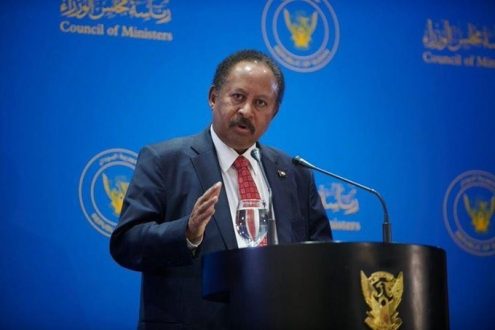 حمدوك ينفي تغول المستشارين على مهام رئيس الوزراء