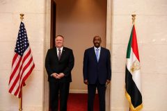 البرهان يلتقي بومبيو بالقصر الجمهوري.