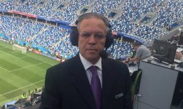 ترقبونا عبر البث المباشر مع المعلق الرياضي العالمي رؤوف خليف بعد قليل