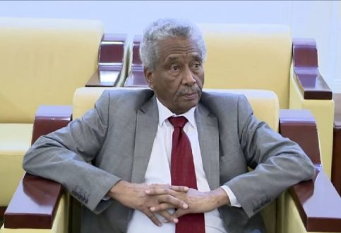 قاضي يطلع على  الأوضاع بمنطقة هوشيري بولاية البحر الأحمر