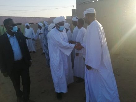 عضو مجلس السيادة محمد الفكي يلبي دعوة عمدة واعيان البديرية