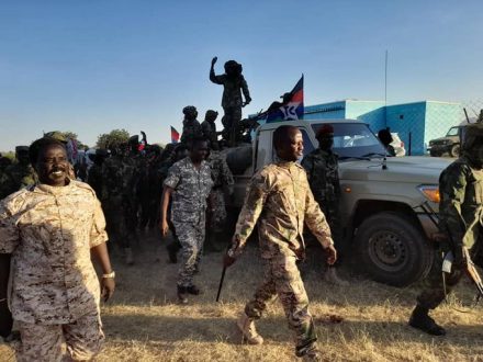 رئيس الجبهة الثورية يقف على مجمل الأوضاع الأمنية بشمال دارفور