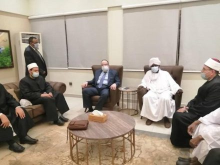 وفد من الأئمة والدعاة المصريين يصل إلي الخرطوم