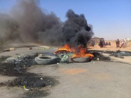 مظاهرات بمدينة الفولة ونهب وتخريب في الممتلكات العامة والخاصة