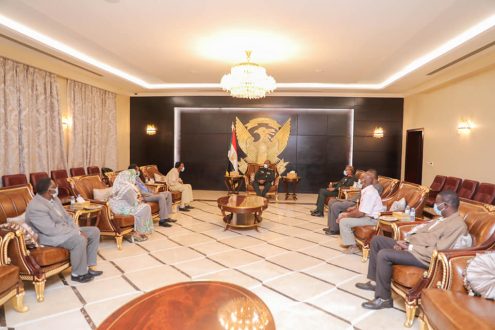 البرهان يطلع على رؤية الاتحادي الديمقراطي الاصل للوضع الراهن بالبلاد