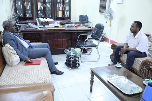 والي القضارف يؤكد تقديم الدعم لتهيئة بيئة الاستثمار بالولاية