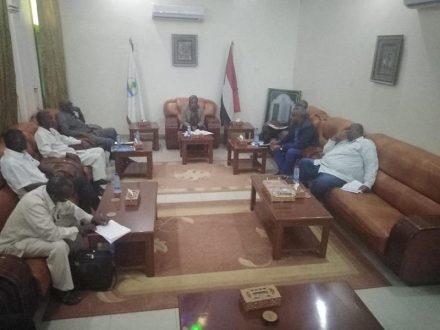 والي نهر النيل تشدد على رقابة السلع الإستراتيجية بالولاية