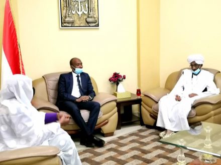 وزير الثروة الحيوانية يؤكد دعمه للمجتمعات الرعوية و المزارع الإنتاجية
