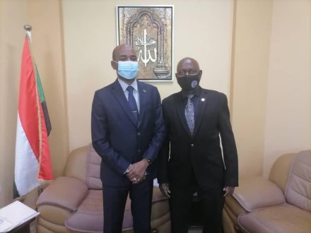 حافظ يثمن الدعم الفني للفاو في مجال الأمراض العابرة للحدود