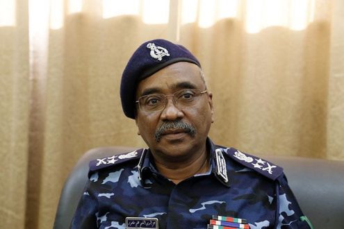 وزيرالداخلية يطلع اللجنة الخماسية على قرارات رئيس مجلس السيادة