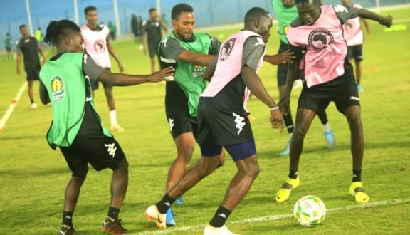 الهلال يؤدي (3) تجارب ودية خلال معسكره الإعدادي بالقاهرة
