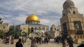 بعد يومين منذ وقف إطلاق النار.. الجيش الإسرائيلي يقتحم المسجد الأقصى