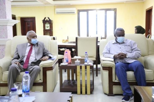 اجتماع مع شركاء الانتاج الزراعي بالقضارف لبحث ترتيبات الموسم الزراعي