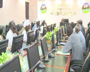 والي كسلا يطلع على موقف تنفيذ اعمال الحماية وترويض القاش