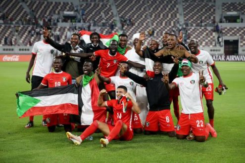 حمدوك يهنىء المنتخب الوطني بمناسبه تأهله إلى نهائيات كاس العرب