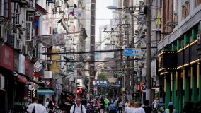 الصين تعود إلى تسجيل إصابات مرتفعة بكورونا