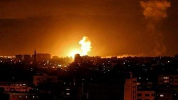 طائرات إسرائيلية تشن غارات على مواقع في قطاع غزة