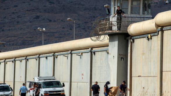 الجيش الإسرائيلي يدفع قوات إضافية للبحث عن الأسرى الفلسطينيين الفارين
