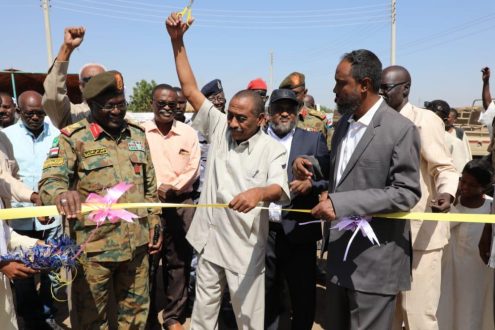 أمين عام حكومة القضارف يفتتح محطتي مياه المنصورة وودعيسى بالفشقة