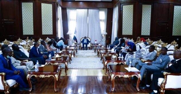 عضو مجلس السيادة يوسف جاد كريم  يلتقي وفد تحالف منظمات المجتمع المدني السودانية
