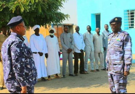 مدير شرطة ولاية وسط دارفور يتفقد شرطة محلية أزوم