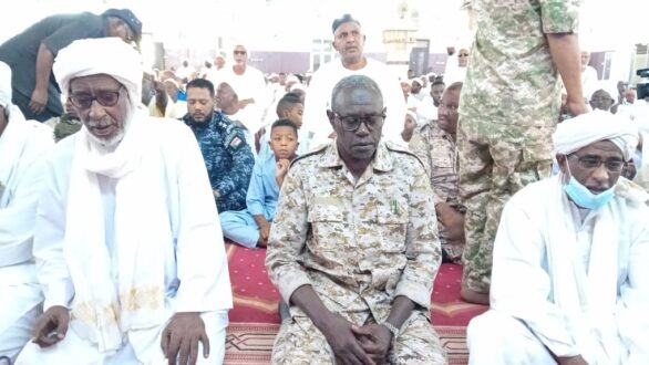 والي الخرطوم يؤدي صلاة العيد بمسجد الرحمن بالثورة ووزير الشئون الدينية يؤم المصلين من كرري