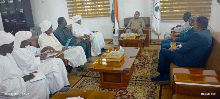 اجتماع موسع لحل مشكلة صرف مرتبات المعلمين بالشمالية