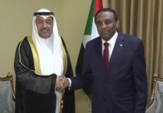 كامل إدريس يؤكد عمق ومتانة العلاقات الثنائية بين السودان والكويت
