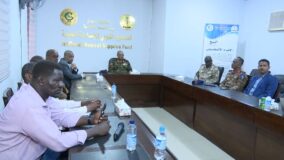  إبراهيم جابر يطمئن على موقف الإمداد الدوائى بالبلاد
