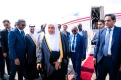 رئيس رابطة العالم الإسلامي يصل البلاد