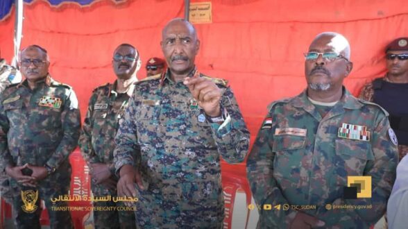 البرهان يقدم واجب العزاء في الشهيد المقدم مزمل عبدالله ميرغني زروق