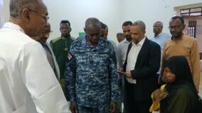 وزير الصحة الاتحادي ووزير صحة الخرطوم ووالي الولاية يقفون على أوضاع مصابي وضحايا حادث أم كتي
