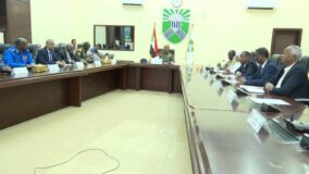 لجنة تهيئة البيئة لعودة المواطنين للخرطوم توجه بخطة عاجلة لتأهيل الطرق بالولاية