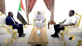 عضو السيادة سلمى تطلع على أداء وزارة الشؤون الدينية والأوقاف