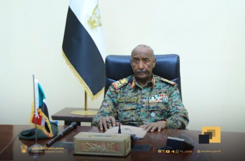 برئاسة البرهان – مجلس الأمن والدفاع يعقد جلسة طارئة بولاية الخرطوم