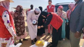 قافلة إنسانية وزيارة ميدانية للهلال الأحمر السوداني إلى مخيم العفاض بالدبة