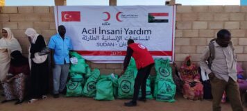 الهلال الأحمر السوداني يوزّع سلالًا غذائية لـ350 أسرة وافدة من دارفور وكردفان بأم درمان