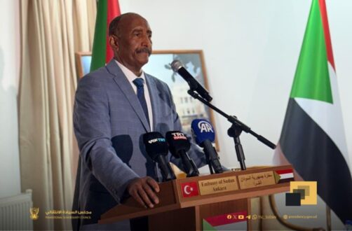 البرهان: لن نقبل بهدنة أو وقف لإطلاق النار طالما مليشيا التمرد موجودة في شبر من الوطن