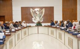 التوقيع على تقرير حسابات الحكومة المشترك بين وزارة المالية وبنك السودان للعام 2025م