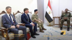 رئيس مجلس السيادة يلتقي الوفد البريطاني