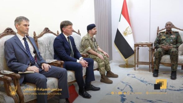 رئيس مجلس السيادة يلتقي الوفد البريطاني