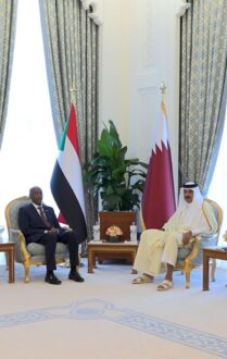 البرهان وأمير قطر يعقدان جلسة مباحثات ثنائية لتعزيز آليات التعاون المشترك
