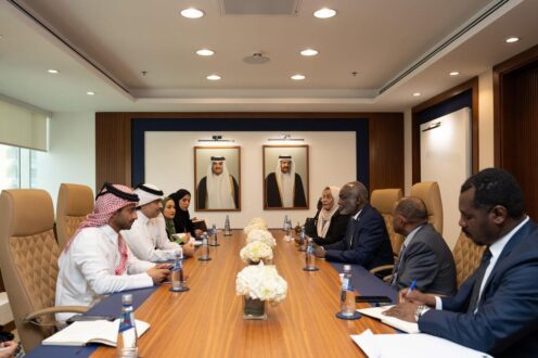 وزير المالية يبحث مع مدير عام صندوق قطر للتنمية تعزيز التعاون لدفع التنمية المستدامة