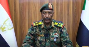 في تغريدة على منصة إكس – البرهان: حكومة السودان ترحب وتدعم مبادرة ووساطة الرئيس ترامب