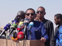 د. كامل إدريس يعلن عن عودة الحكومة بالكامل لممارسة أعمالها من داخل العاصمة القومية الخرطوم