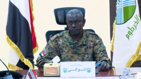 والي الخرطوم لم يشارك في إي إفطار جماعي إالتزاما  بقرار منع الافطارات الجماعية