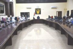 وزير العدل يقف على سير العمل بالإدارة القانونية ولايةً الخرطوم