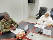 لجنة مراجعة المرتبات ترفع تقريرها لوالي الخرطوم والاجتماع يصدر عددا من الموجهات لضبط كشوفات القوى العاملة