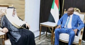 السفير السعودي يؤكد استمرار وتوسيع المساعدات الإنسانية للسودان