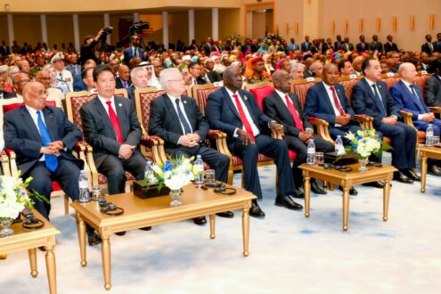 عقار يشارك في مراسم تنصيب رئيس جمهورية جيبوتي
